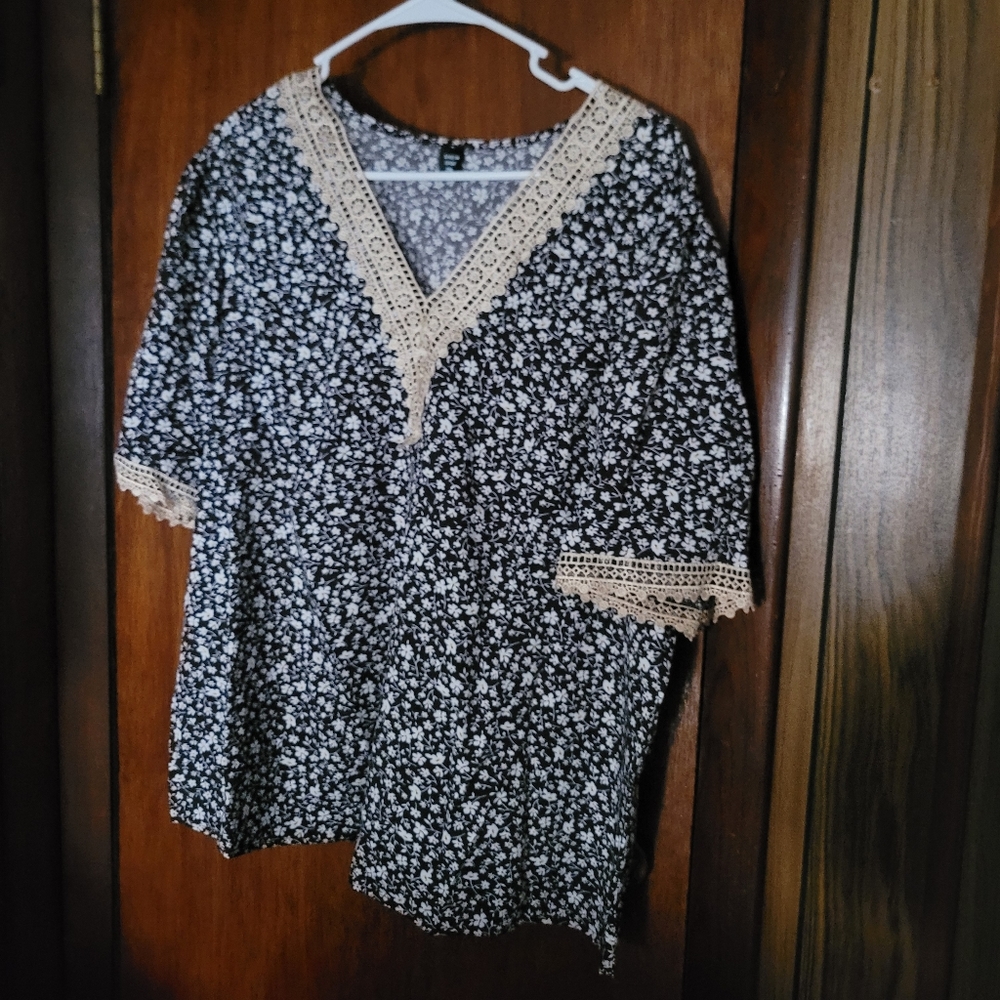 Brand New! Shein Blouse 2 XL.
